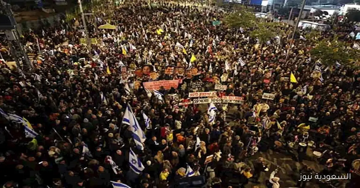 أهالي الأسرى الإسرائيليين يطالبون بتنظيم مظاهرة أمام منزل نتنياهو