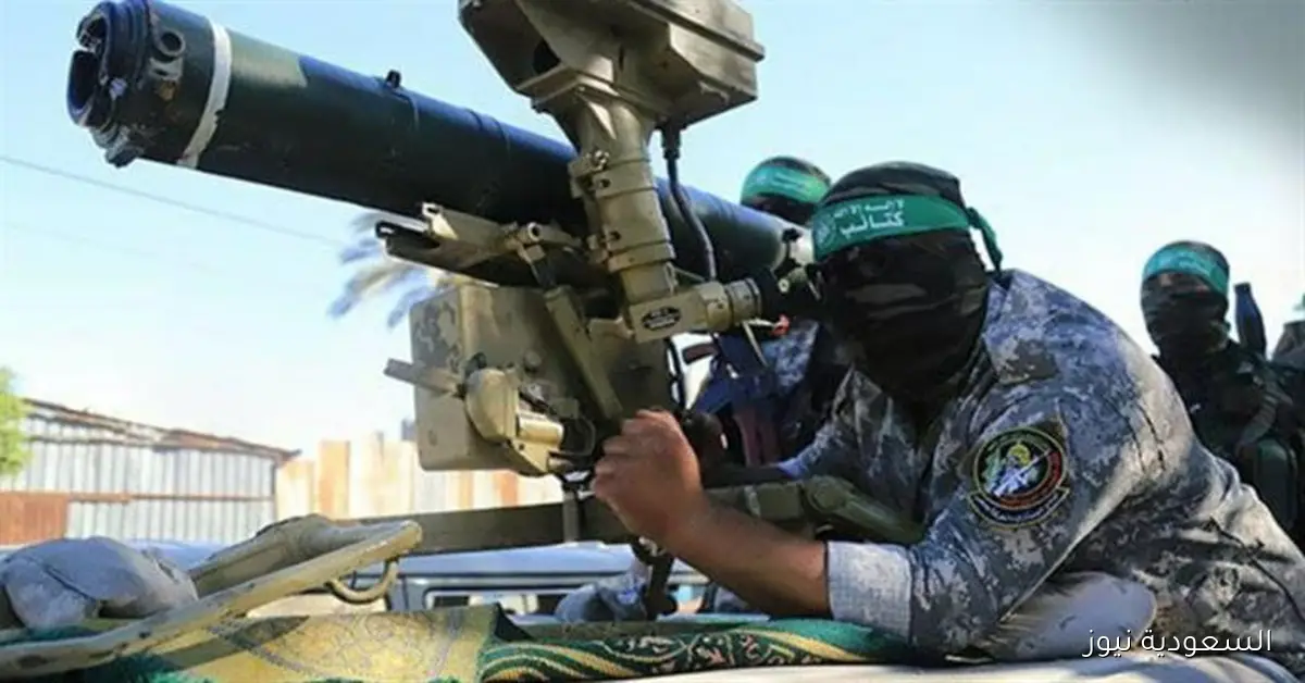 القسام تستهدف دبابتين وجرافة بقذيفة الياسين 105