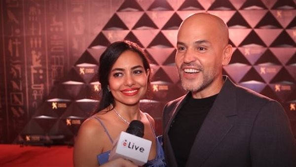 أبو: لا أنشر صور عائلتي لحماية خصوصيتهم.. وأستعد لألبوم سيحقق نجاحاً كبيراً