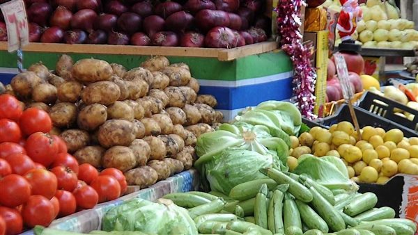 أسعار الخضراوات والفاكهة في سوق العبور للجملة اليوم الأحد 26 أكتوبر 2025