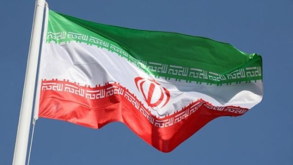 إيران تكشف عن شبكة لبيع وشراء الأسلحة النارية