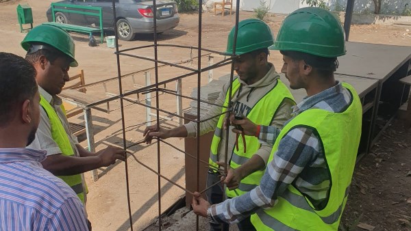 اختبار المتقدمين لوظائف الحدادة والنجارة والمحارة في الإمارات