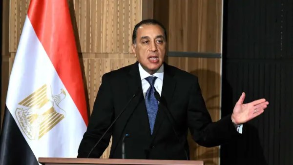 افتتاح مصنع أوبو لتصنيع الهواتف المحمولة من قبل رئيس الوزراء