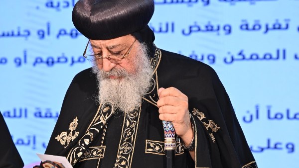 البابا تواضروس يحتفل بتخريج 10 دفعات من مركز القديسة ڤيرينا للتمريض