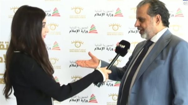 البنت مرهقة.. تعليق الإعلامي ماضي الخميس على خطأ مراسلة قناة الجديد في منصبه