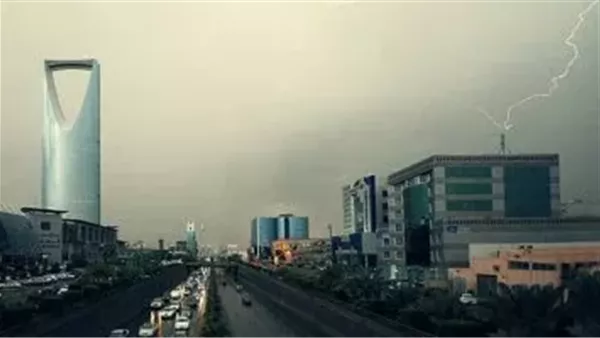 الجمعة في السعودية: رياح مغبرة تغطي 5 مناطق وسحب ممطرة في جازان وعسير