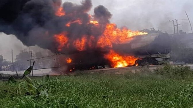 انفجار شاحنة وقود في نيجيريا يودي بحياة 71 شخصاً