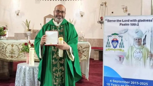 تعيين الأب مجدي حلمي مدبرًا رسولياً لإيبارشية طرابلس من قِبل قداسة البابا لاون