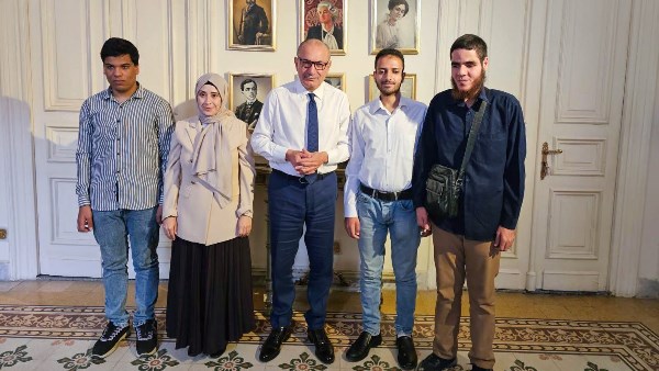 تكريم السفير التركي في القاهرة لطلاب مكفوفين تميزوا في تعلم اللغة التركية