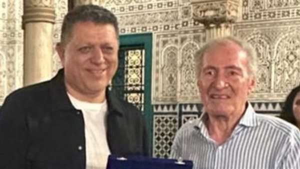 تكريم رئيس الاتحاد الدولي لكرة اليد لبعثة منتخب مصر للناشئين في بطولة العالم بالمغرب