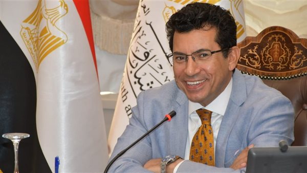 تهنئة وزير الرياضة لبعثة المنتخب المصري للتايكوندو بعد فوزها بالذهب في بطولة العالم بالصين