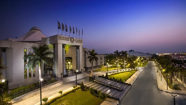 جامعة مصر للعلوم والتكنولوجيا: صرح أكاديمي شامل برؤية تعليمية عالمية