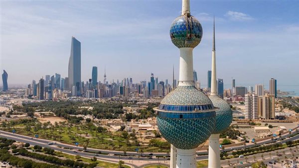 حالة الطقس في الكويت: أجواء حارة نهارًا ومعتدلة ليلًا مع رياح نشطة