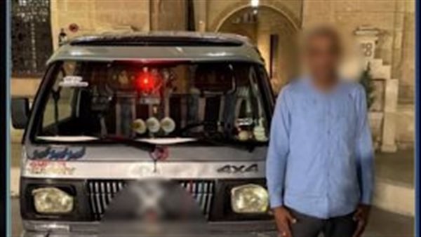 حياة المواطنين في خطر.. ضبط قائد سيارة بسبب قيادته المتهورة على طريق الأوتوستراد بالقاهرة