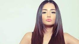 راندا البحيري تعبر عن استيائها من ظاهرة على السوشيال: كيف تجرأتم على ارتداء ملابسكم أمام الكوكب؟