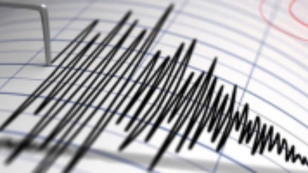 زلزال بقوة 4.7 درجة يضرب مدينة أردكان في إيران