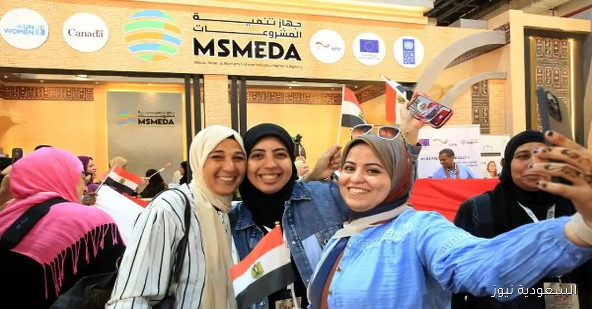 شباب معرض تراثنا يحيون ذكرى انتصارات أكتوبر مع الزوار