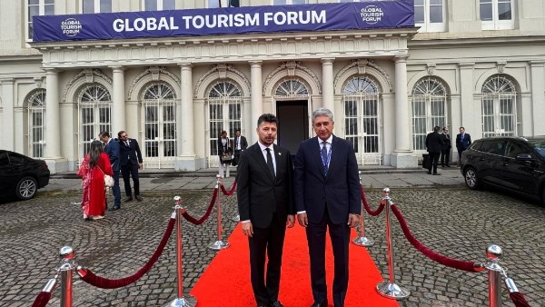 شريف فتحي يشارك في افتتاح الاجتماع السنوي لمنتدى السياحة العالمي في بروكسل