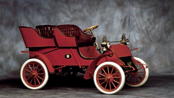 فترات التألق والتحولات التي شهدتها شركة كاديلاك لصناعة السيارات