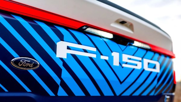 فورد تستثمر في شاحنات الغاز بعد توقف أشهر سياراتها