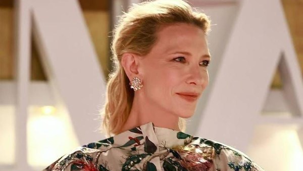 كيت بلانشيت تغادر مهرجان الجونة بعد تكريمها في الندوة