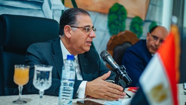 نائب وزير الخارجية يناقش مع الوطنية للانتخابات والبعثات المصرية التحضيرات لانتخابات مجلس النواب 2025 بالخارج