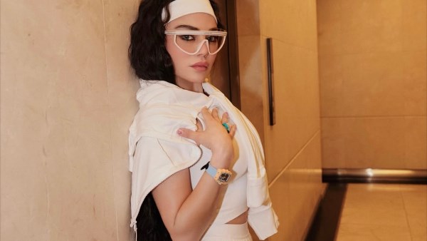 هيفاء وهبي تتألق بفستان قصير وتستعرض جمالها على إنستجرام