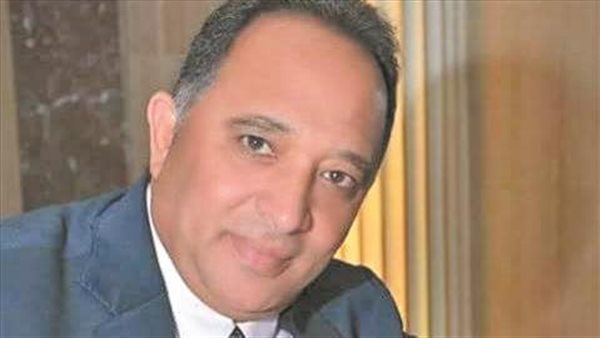 والدة المخرج حسني صالح تمر بوعكة صحية ونجلها: أمي أغلى ما في الكون، ادعولها