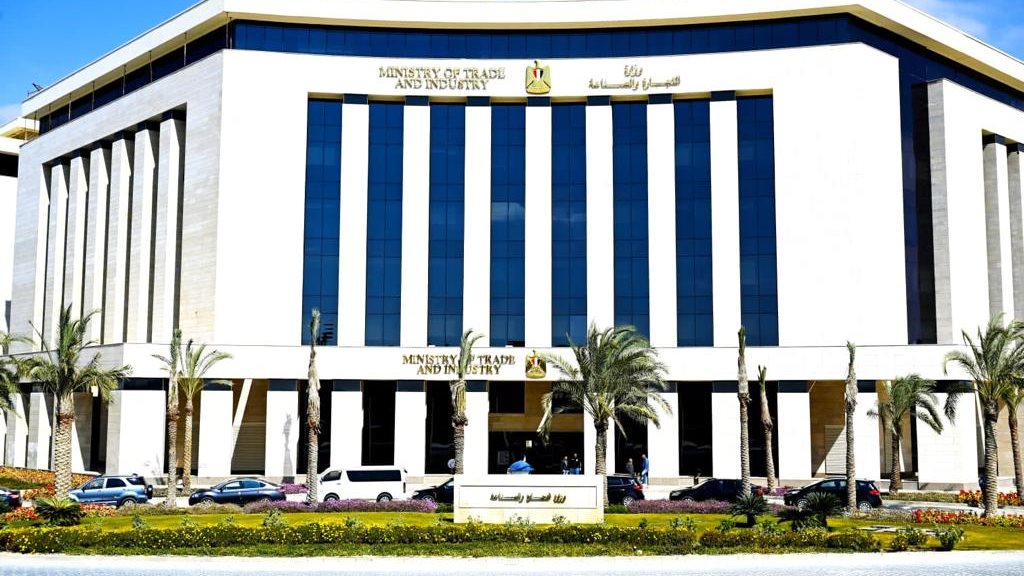 وزارة الصناعة تدعو المستثمرين لتقديم طلباتهم على 386 وحدة صناعية جاهزة