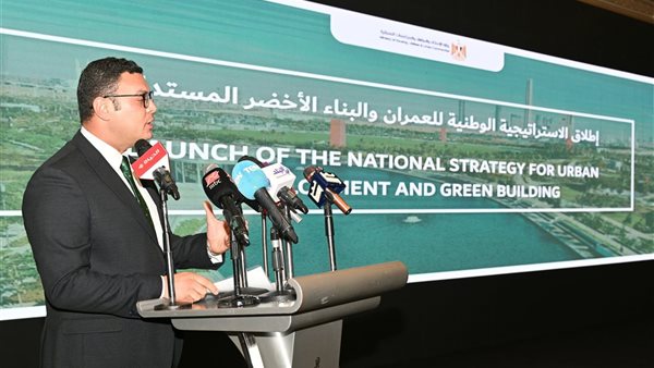 وزير الإسكان يؤكد: المواطن سيستفيد من البناء الأخضر بفضل تقليل استهلاك الكهرباء والمياه في الوحدات السكنية