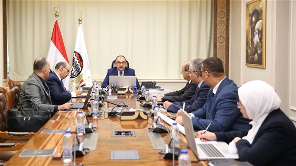 وزير قطاع الأعمال يعلن عن خطة تكاملية لتوافق الشركات مع آلية الاتحاد الأوروبي للكربون