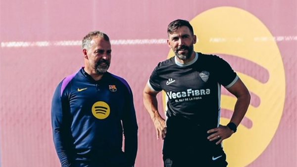 برشلونة يواجه إلتشي في المدينة الرياضية بسبب حالة صحية لقائد الطائرة