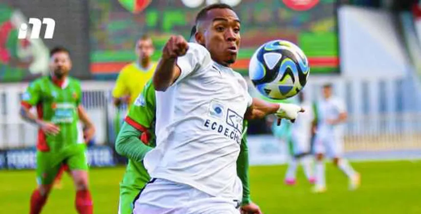 تقارير جزائرية تشير إلى اقتراب الأهلي من إنهاء صفقة أشرف عبادة