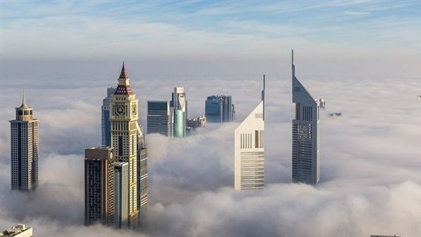 طقس الإمارات اليوم: غيوم وغبار مع انخفاض طفيف في درجات الحرارة