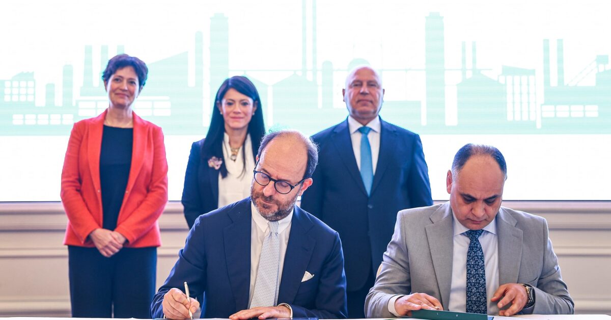 مصر تبرم اتفاقية تمويل ميسر من الاتحاد الأوروبي ومنحة بقيمة 53.8 مليون يورو لدعم برنامج الصناعة الخضراء