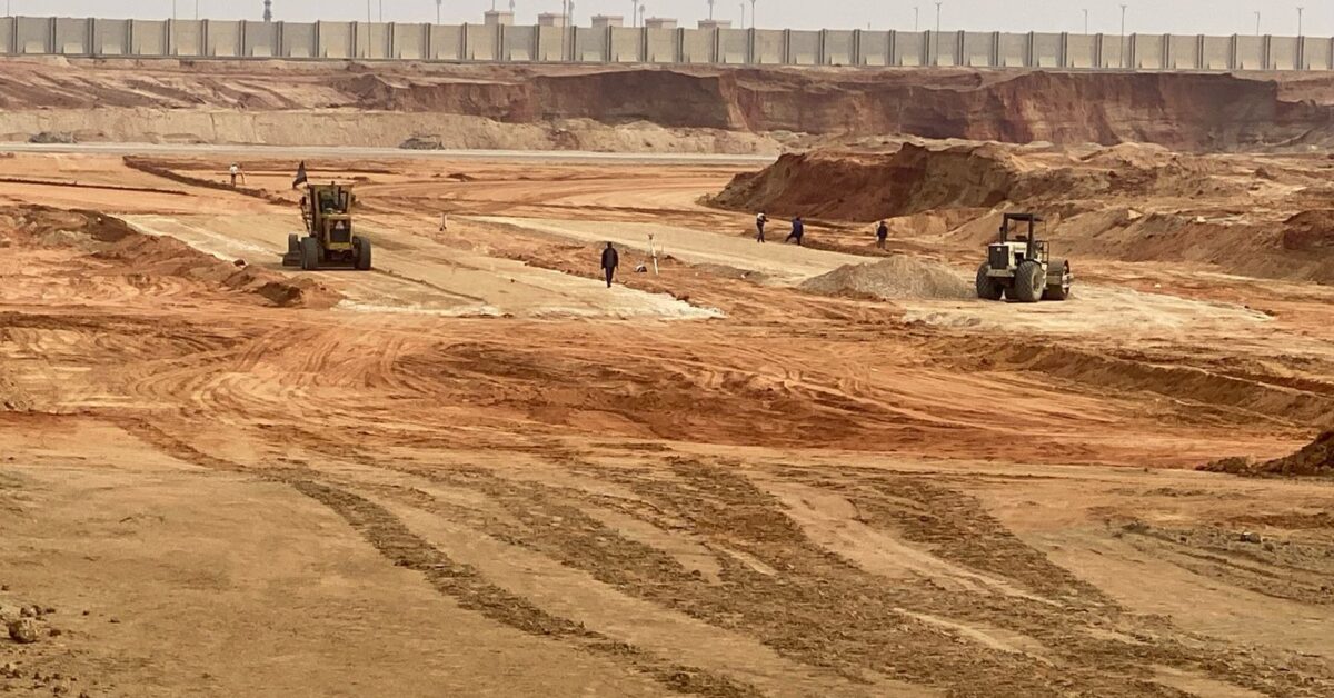 مصر توقع عقد تخصيص أرض لمشروع فندقي لشركة هورايزون في القاهرة الجديدة باستثمارات تصل إلى 15 مليار جنيه