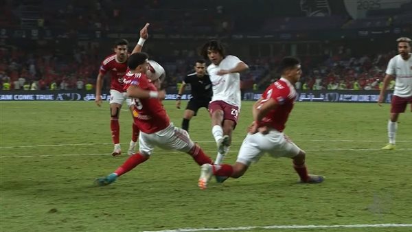 من رجله لإيده..  يكشف تفاصيل المحادثة بين محمود البنا ومحمود عاشور بعد لمسة اليد على كوكا