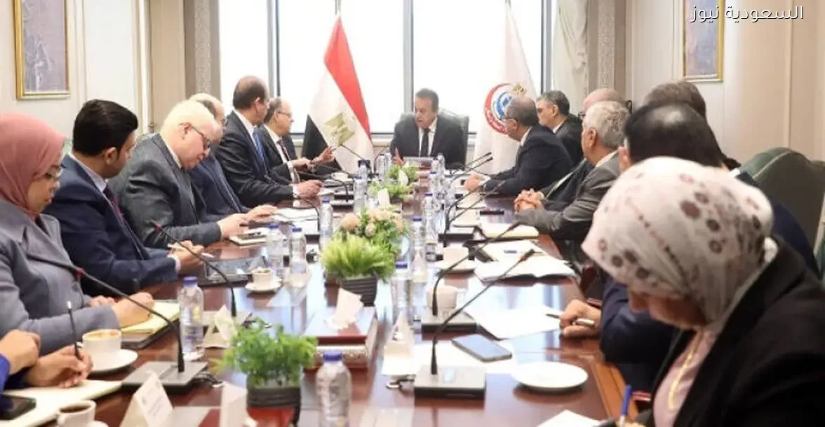 وزير الصحة: نبحث إنشاء لجنة لتوطين صناعة اللقاحات في مصر