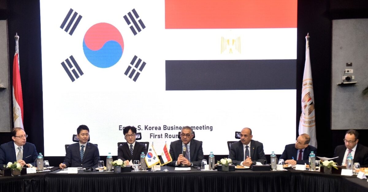 الحكومة تعيد تنظيم بعض الإجراءات استعدادًا لإطلاق منصة موحدة لخدمة المستثمرين في بداية العام