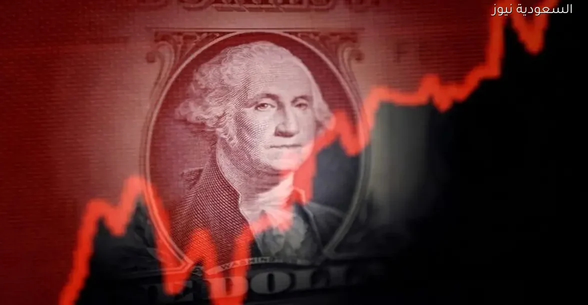 الدولار الأمريكي يتراجع والكبار يتجهون لشراء الذهب