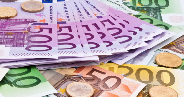 السعودية نيوز : 
                                            ارتفاع سعر اليورو اليوم الإثنين 8 ديسمبر 2025 أمام الجنيه بالبنوك