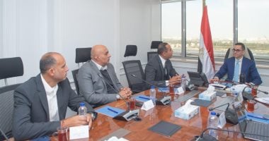 السعودية نيوز : 
                                            وزير الاستثمار يبحث مع مجموعة أبو غالي موتورز توطين صناعة الدراجات النارية