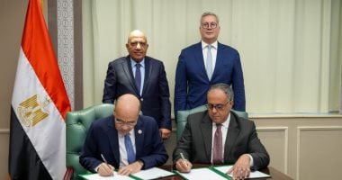 السعودية نيوز : 
                                            وزيرا الكهرباء والبترول يشهدان توقيع بروتوكول تعاون بين هيئة البترول وهيئة المواد النووية