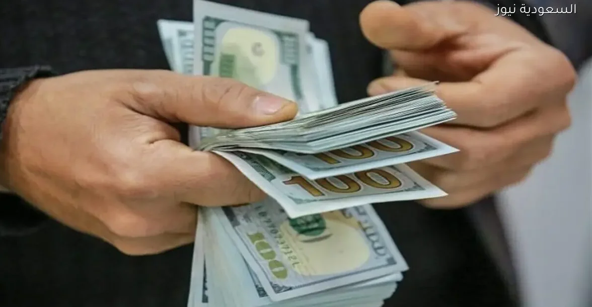 تراجع الدولار مع إغلاق بورصة بداية الأسبوع في مصر