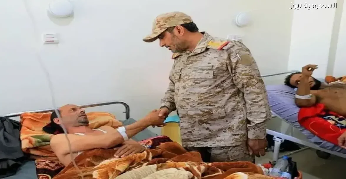رئيس الأركان يزور جرحى أبطال المنطقة العسكرية الأولى بعد أحداث حضرموت