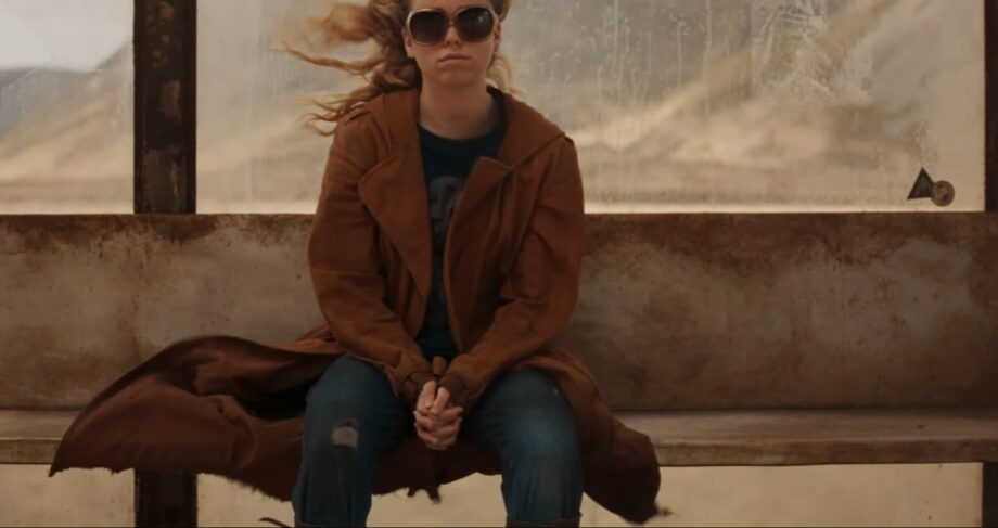 عرض سوبرجيرل الأول يجمع بين أجواء غارديانز وفيديو قصير لجيسون موموا