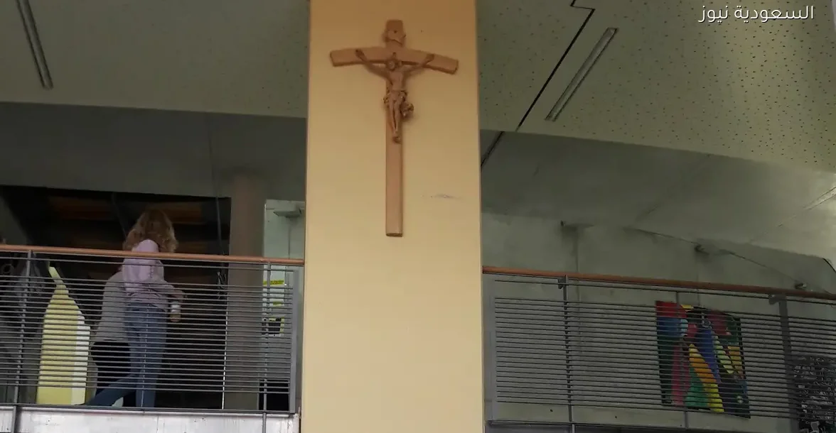 محكمة بافارية تقر بتضرر تلميذتين من صليب مدرسي دون إزالة