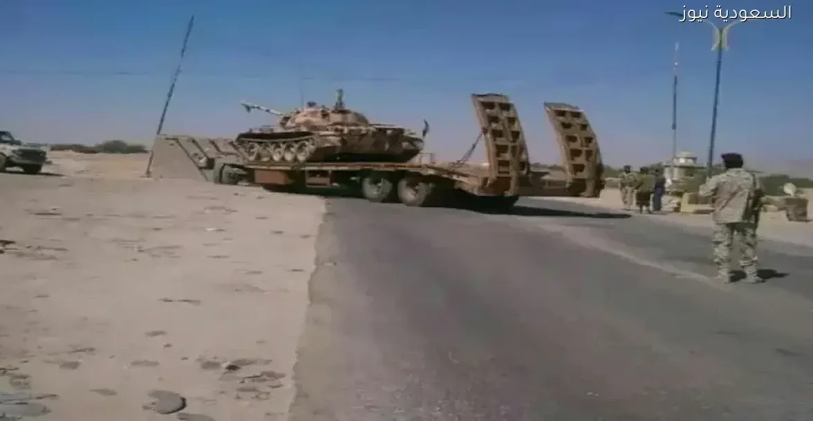 مليشيا الانتقالي تنقل أسلحة ثقيلة من معسكر حضرموت إلى محافظة جديدة