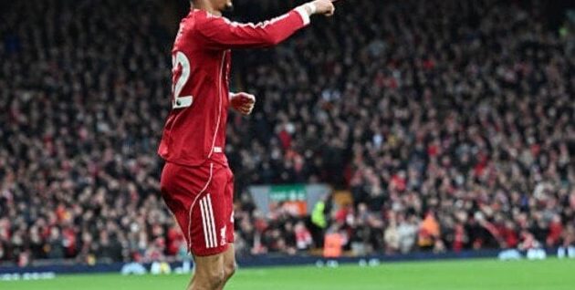 هوجو إيكيتيكي يسجل أسرع هدف في تاريخ الدوري الإنجليزي «فيديو»