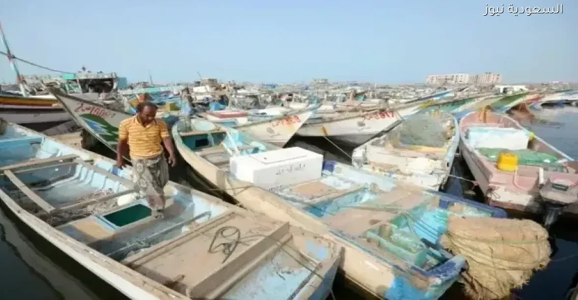 وصول 51 صياد يمني للمخا بعد احتجازهم في السجون الإريترية